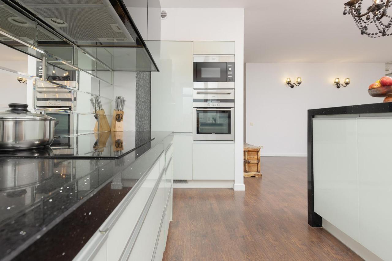 Blonia Wilanowskie Apartment Warsaw By Noclegi Renters Екстериор снимка