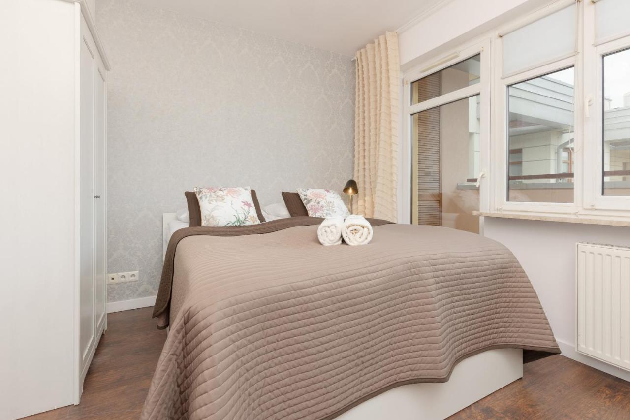 Blonia Wilanowskie Apartment Warsaw By Noclegi Renters Екстериор снимка