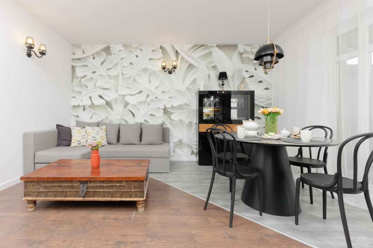 Blonia Wilanowskie Apartment Warsaw By Noclegi Renters Екстериор снимка